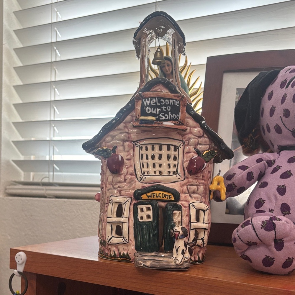 Charming Ceramic Schoolhouse Figurine - Multicolor